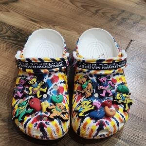 Crocs Rare Grateful Dead X Chinatown Market Tie Dye Dancing Bear Jibits W7 M5